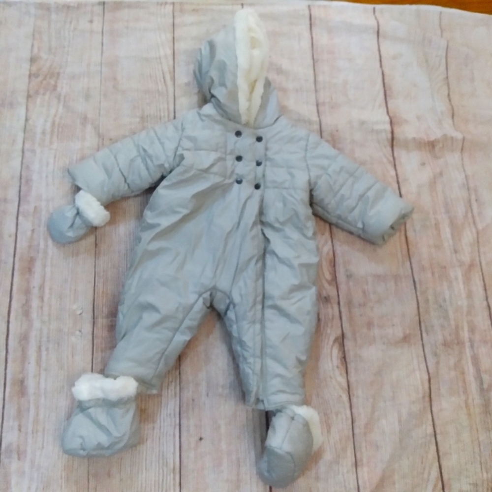 3pommes silver  gray & white one-piece snowsuit size 9 months